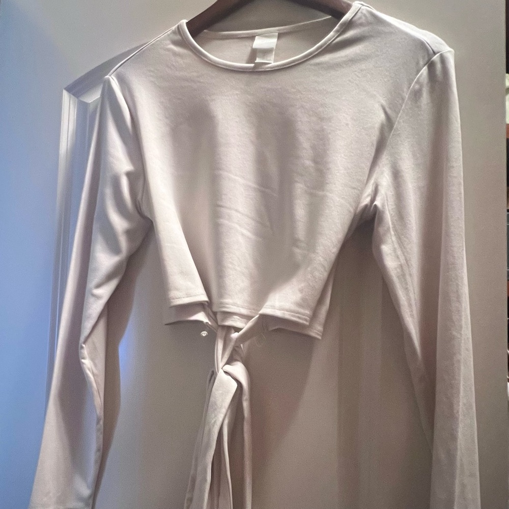 H&M Off-white Tie crop top